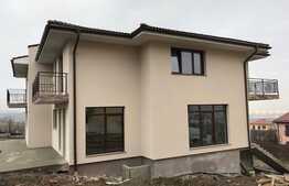 Duplex de vanzare 180 mp, teren 470 mp, front 30 ml, zona linistita!