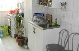 2 camere, decomandat in zona Piata Mihai Viteazul.