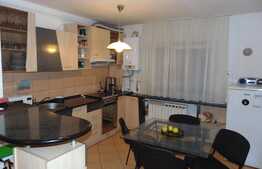 Apartament 3 camere, 85 mp, decomandat, zona strazii Plopilor