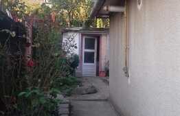 Casa de vanzare de 100 mp, teren 403  mp, 11 ml front, zona linistita!