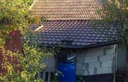 Casa de vanzare de 100 mp, teren 403  mp, 11 ml front, zona linistita!