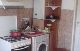 Casa de vanzare de 100 mp, teren 403  mp, 11 ml front, zona linistita!