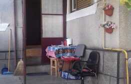 Casa de vanzare de 100 mp, teren 403  mp, 11 ml front, zona linistita!