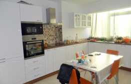 Apartament 3 camere, 90 mp, decomandat, zona Piata Cipariu