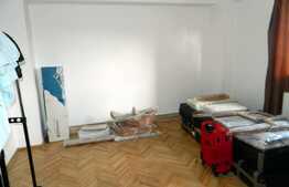 Apartament 3 camere, 90 mp, decomandat, zona Piata Cipariu