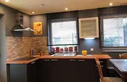 De inchiriat 3 camere in casa, 100 mp, terasa de 60 mp, 2 parcari, zona Grand Hotel Italia