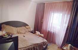 Apartament 3 camere, 76 mp, decomandat, boxa, etaj intermediar, zona Farmec