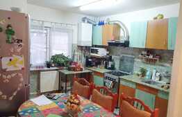 Apartament 3 camere, 76 mp, decomandat, boxa, etaj intermediar, zona Farmec