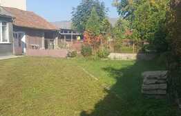 Casa demolabila cu teren de 1518 mp! Zona de case!