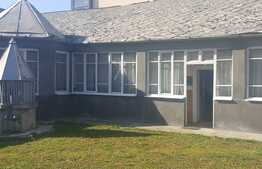 Casa demolabila cu teren de 1518 mp! Zona de case!