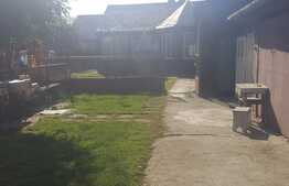 Casa demolabila cu teren de 1518 mp! Zona de case!