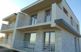 Duplex de vanzare cu 4 camere, 119 mp, teren 300 mp, zona linistita!