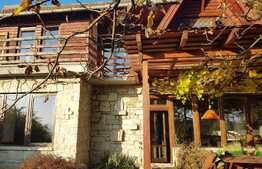 Casa rustica 160 mp, 3 locuri de parcare, priveliste spectaculoasa