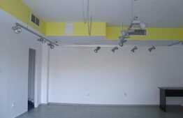 Spatiu comercial, 55 mp, zona Pod Calvaria