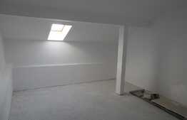 Apartament pe doua niveluri, 3 camere, 70 mp, semifinisat, parcare, zona Auchan