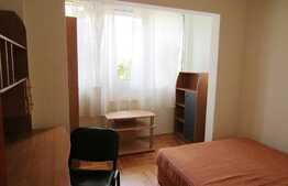 Apartament 4 camere, 81 mp, decomandat, etaj intermediar, zona UMF