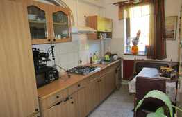 Apartament 4 camere, 73 mp, boxa la subsol, zona Scoala Internationala