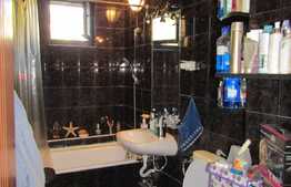 Apartament 4 camere, 73 mp, boxa la subsol, zona Scoala Internationala