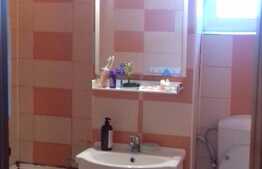 Apartament 4 camere, 81 mp, decomandat, parcare, boxa, zona strazii Gruia