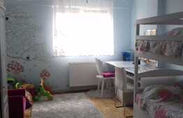 Apartament 4 camere, 81 mp, decomandat, parcare, boxa, zona strazii Gruia