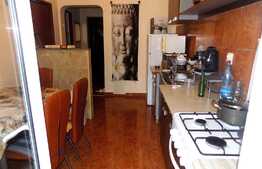 Garsoniera de vanzare, decomandata, 31 mp, terasa de 10 mp, zona strazii Eroilor