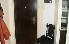 Vanzare 3 camere, imobil izolat termic la 2 minute de Profi, cu parcare si boxa