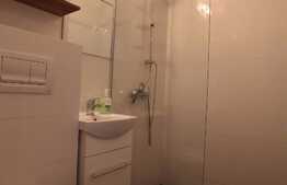 Apartament 3 camere, 80 mp,decomandat, aer conditionat, zona Farmec