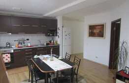 2 camere, 51 mp utili + 40 mp pod, parcare, zona strazii Florilor!