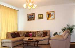 Duplex 170 mp utili, teren de 350 mp, front 15 ml, zona linistita