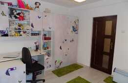 Apartament ce-si spune povestea! 2 camere, 56 mp, decomandat, parcare, zona Iulius Mall