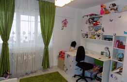 Apartament ce-si spune povestea! 2 camere, 56 mp, decomandat, parcare, zona Iulius Mall