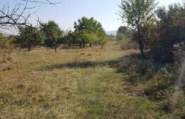 Teren intravilan 1809 mp, zona linistita