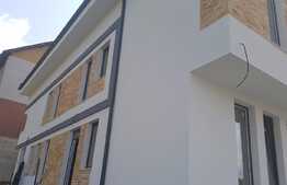 Duplex de vanzare, 90 mp, teren de 144 mp, zona Andrei Muresanu