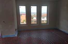 Duplex de vanzare 238 mp, teren de 50 mp, zona linistita