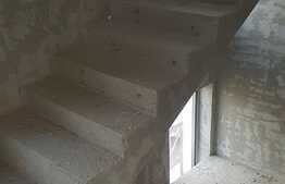 Duplex de vanzare 238 mp, teren de 50 mp, zona linistita