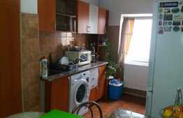 Apartament 3 camere, 67 mp, decomandat, etaj intermediar, zona Napolact
