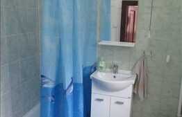 Apartament cu 3 camere, 64 mp utili, semidecomandat, cu loc de parcare.