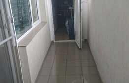 Apartament practic amenajat! 56 mp, doua balcoane, loc de parcare! Zona strazii Florilor!