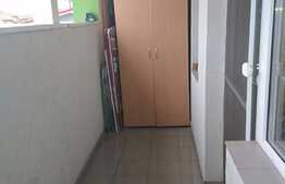 Apartament practic amenajat! 56 mp, doua balcoane, loc de parcare! Zona strazii Florilor!