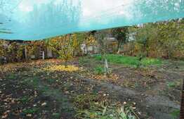 Casa demolabila, teren de 815 mp, front 18,5 ml, zona linistita 