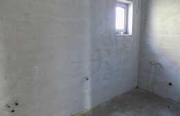 Vanzare duplex de 92 mp utili, teren de 180 mp! Zona strazii Florilor!