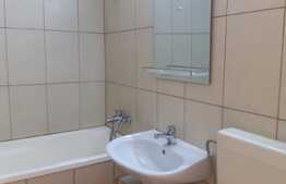 De vanzare apartament cu 2 camere, decomandat, 51 mp, zona strazii Lunii