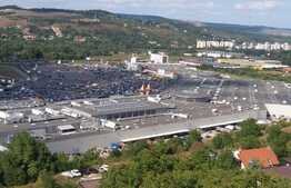 Apartament semifinisat cu 2 camere, terasa 32 mp, zona VIVO!