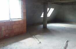 Apartament semifinisat cu 4 camere, 103 mp, terasa 30 mp, zona VIVO!