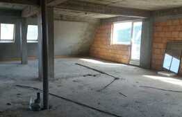 Apartament semifinisat cu 4 camere, 103 mp, terasa 30 mp, zona VIVO!