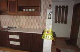 Apartament 2 camere, 52 mp, etaj intermediar, parcare, zona Hotel Royal