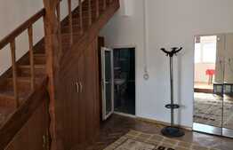 Apartament pe 2 niveluri, 3 camere, 92 mp, zona Teatrului National