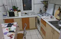 4 camere, 73 mp, etaj intermediar, boxa subsol, zona Restaurant Sinaia