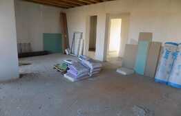 Duplex de 108 mp utili, teren de 200 mp! Semifinisat! Zona Terra!