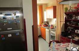 Vanzare apartament 4 camere decomandate, 90 mp utili, zona Complex Diana!